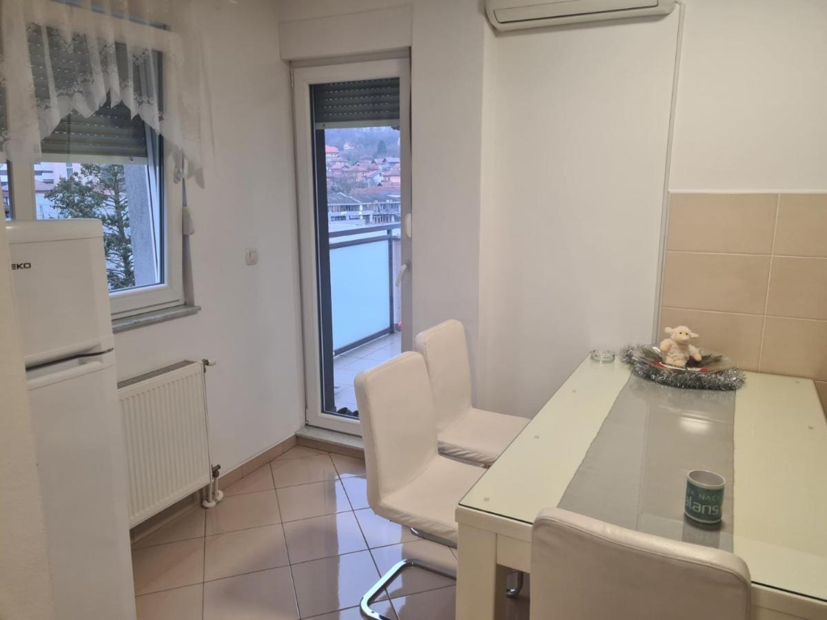 Apartman Bella Appartement Doboj Buitenkant foto